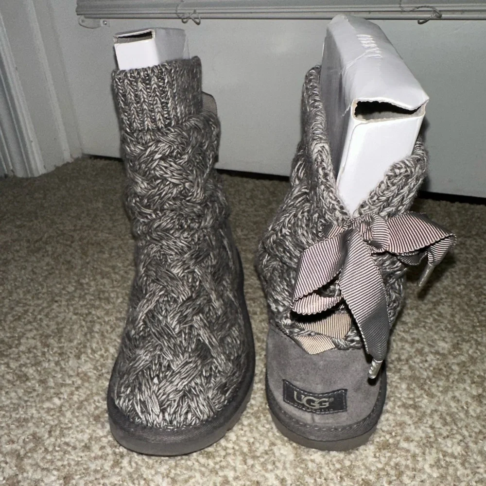 UGG gray knit boots - Picture 3 of 5